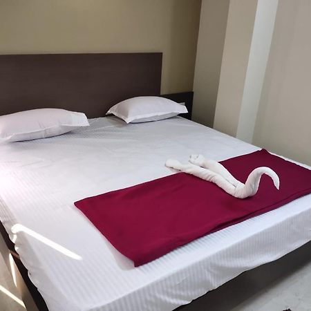 Goroomgo Hotel Uk Palace Puri Eksteriør bilde