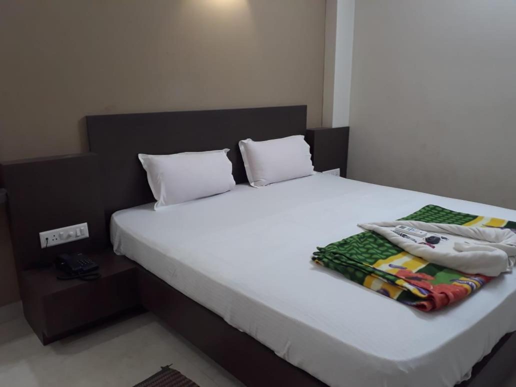 Goroomgo Hotel Uk Palace Puri Eksteriør bilde